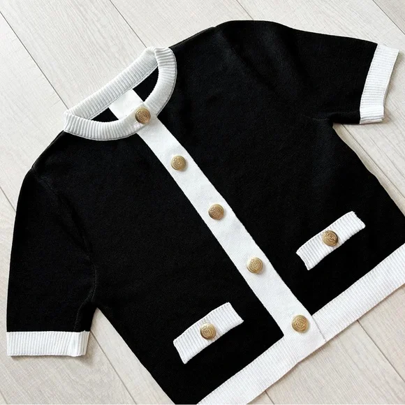 Black and white knit short sleeve sweater - Picture 3 of 11